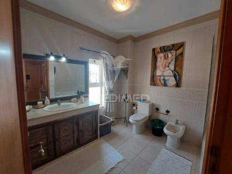 Vilamoura - moradia em condominio com piscina  / house with 3 bedrooms