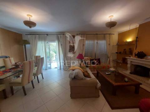 Vilamoura - moradia em condominio com piscina  / house with 3 bedrooms