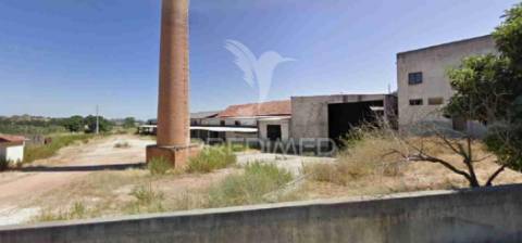 Unidade industrial para recuperar em santarém
