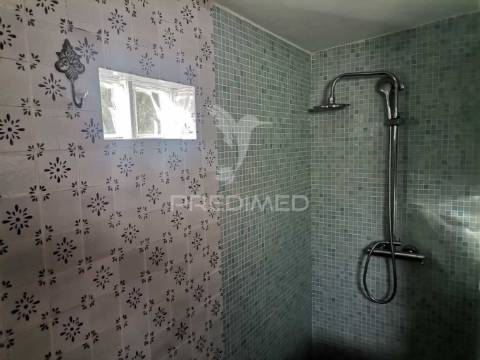 Valor negociável- encantadora moradia renovada em pedra e madeira.