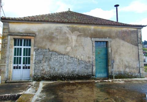 Azenha para recuperar em abaças - vila real