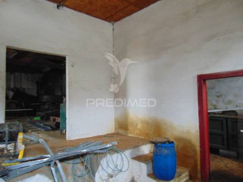 Azenha para recuperar em abaças - vila real