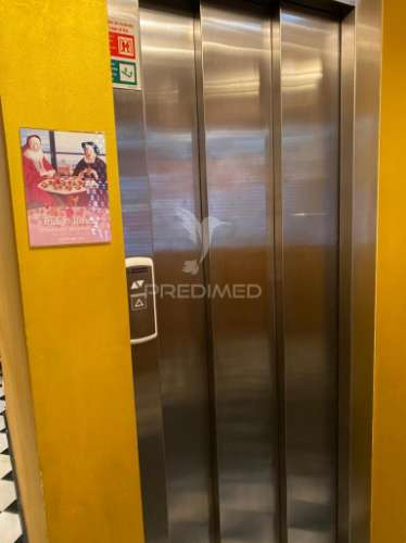 Baixa de lisboa apartamento t2  com 3 casas de banho