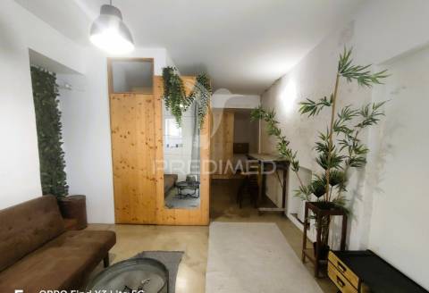 Apartamento t1, entre a baixa de lisboa e o castelo são jorge