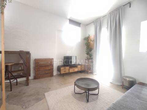 Apartamento t1, entre a baixa de lisboa e o castelo são jorge
