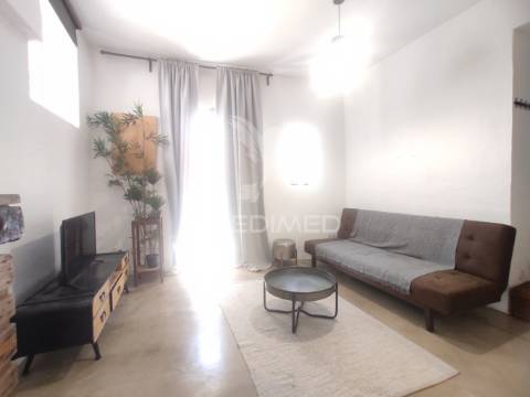 Apartamento t1, entre a baixa de lisboa e o castelo são jorge