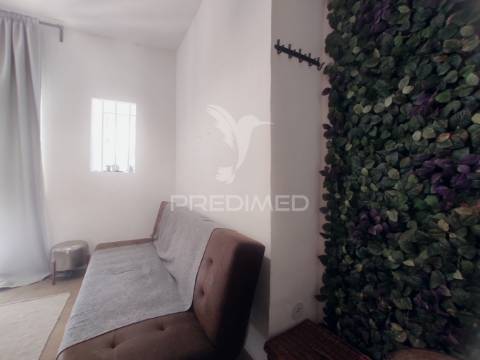 Apartamento t1, entre a baixa de lisboa e o castelo são jorge