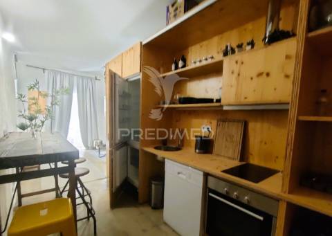 Apartamento t1, entre a baixa de lisboa e o castelo são jorge