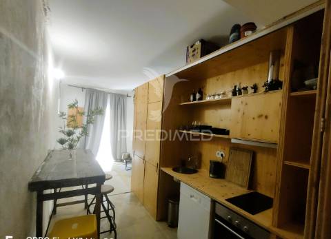Apartamento t1, entre a baixa de lisboa e o castelo são jorge