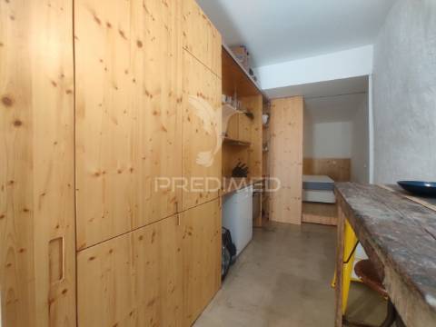 Apartamento t1, entre a baixa de lisboa e o castelo são jorge