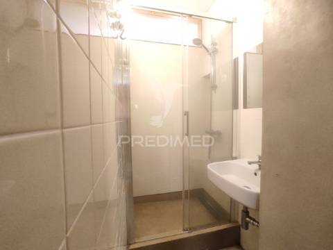 Apartamento t1, entre a baixa de lisboa e o castelo são jorge