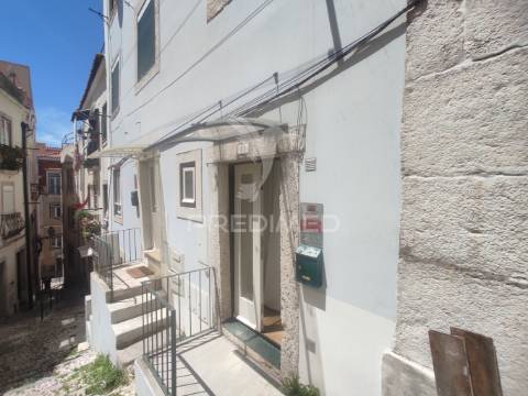 Apartamento t1, entre a baixa de lisboa e o castelo são jorge