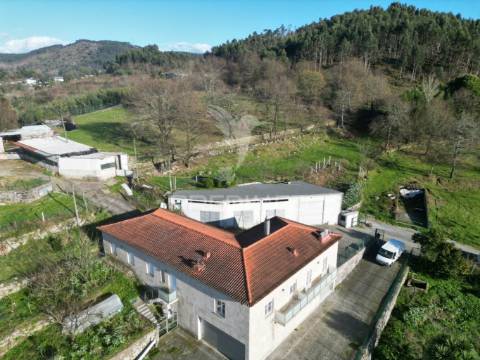 Quinta com 11 hectares, em guimarães