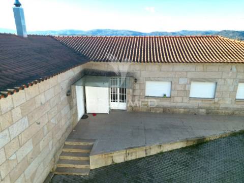 Quinta com 11 hectares, em guimarães