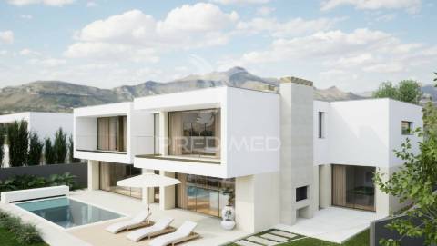 Moradia 3 suítes piscina e localização privilegiada!