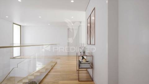 Moradia 3 suítes piscina e localização privilegiada!