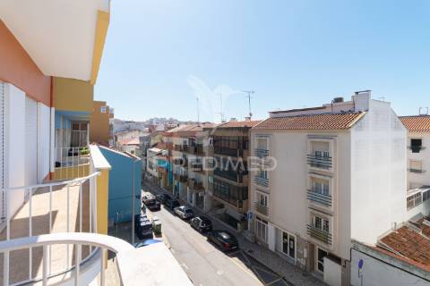 Apartamento t1+1 - 220.000 € - cova da piedade - almada