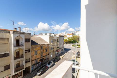Apartamento t1+1 - 220.000 € - cova da piedade - almada