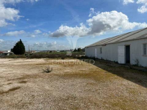 Armazém e terreno de 8.140 m² em alenquer (casais novos)