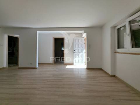 Moradia t3 + restaurante, próximo de caldas da rainha e salir do porto