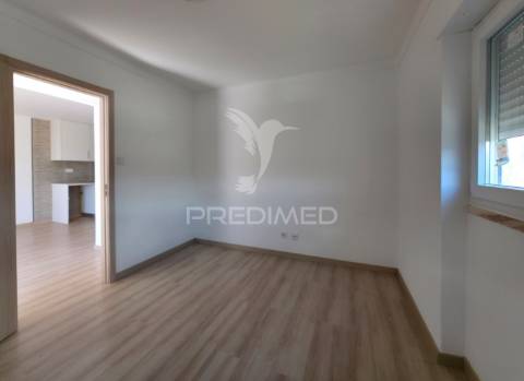 Moradia t3 + restaurante, próximo de caldas da rainha e salir do porto