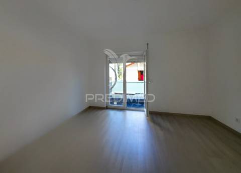 Moradia t3 + restaurante, próximo de caldas da rainha e salir do porto