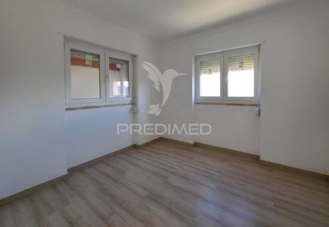 Moradia t3 + restaurante, próximo de caldas da rainha e salir do porto