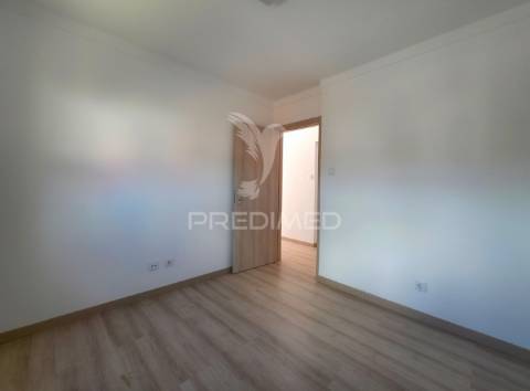 Moradia t3 + restaurante, próximo de caldas da rainha e salir do porto