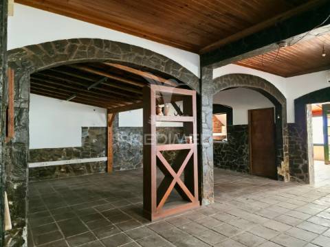 Moradia t3 + restaurante, próximo de caldas da rainha e salir do porto