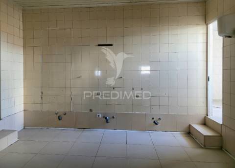 Moradia t3 + restaurante, próximo de caldas da rainha e salir do porto