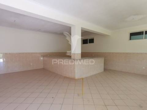 Armazém com dois pisos e 2.115 m²,  préstimo, águeda, aveiro