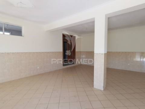 Armazém com dois pisos e 2.115 m²,  préstimo, águeda, aveiro