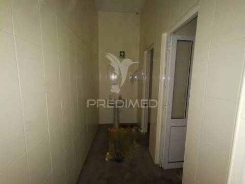 Armazém com dois pisos e 2.115 m²,  préstimo, águeda, aveiro
