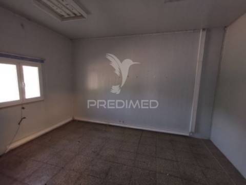 Armazém com dois pisos e 2.115 m²,  préstimo, águeda, aveiro