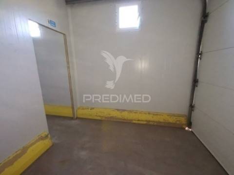 Armazém com dois pisos e 2.115 m²,  préstimo, águeda, aveiro