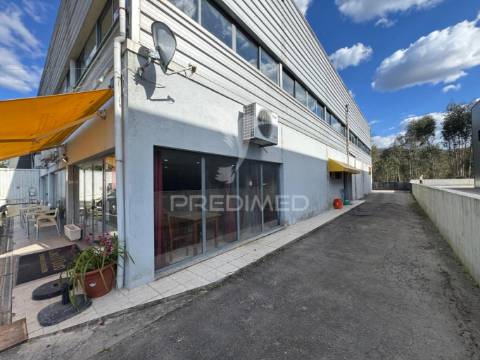 Espaço comercial ou armazém em souto santa maria - guimarães