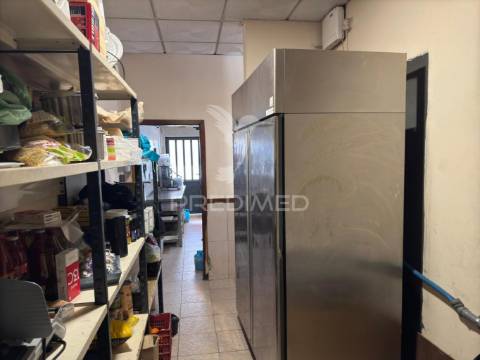 Espaço comercial ou armazém em souto santa maria - guimarães