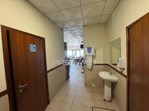 Espaço comercial ou armazém em souto santa maria - guimarães