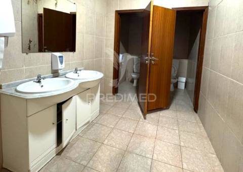 Espaço comercial ou armazém em souto santa maria - guimarães