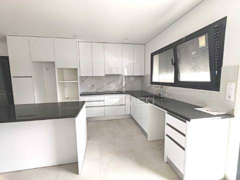 Moradia t4 nova em ourém