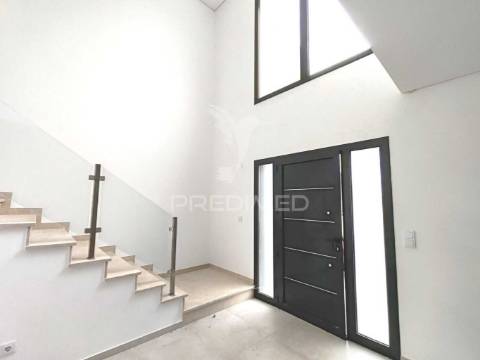 Moradia t4 nova em ourém