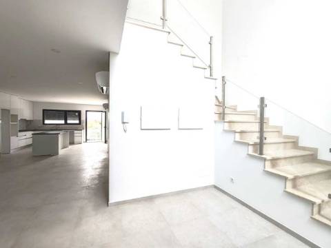 Moradia t4 nova em ourém