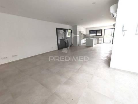 Moradia t4 nova em ourém