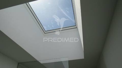 Moradia minimalista nova v4 em câmara de lobos