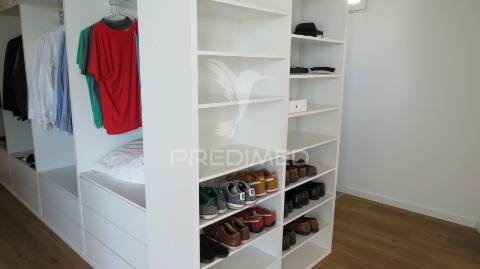 Moradia minimalista nova v4 em câmara de lobos