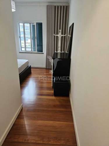 Vendo penthouse t4 nos barreiros vista funchal.