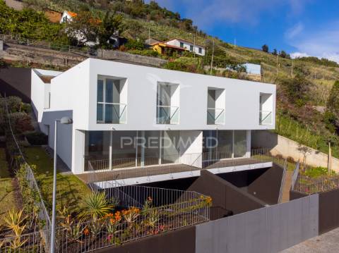 Moradia t4 na casa branca funchal