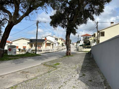 Terreno de 1.499 m² em leiria - casal dos matos