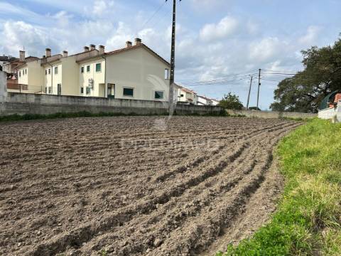 Terreno de 1.499 m² em leiria - casal dos matos