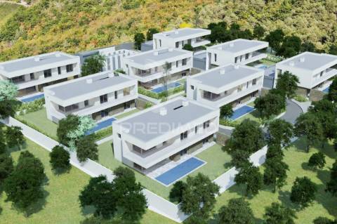 Moradia independente t5 com piscina privada